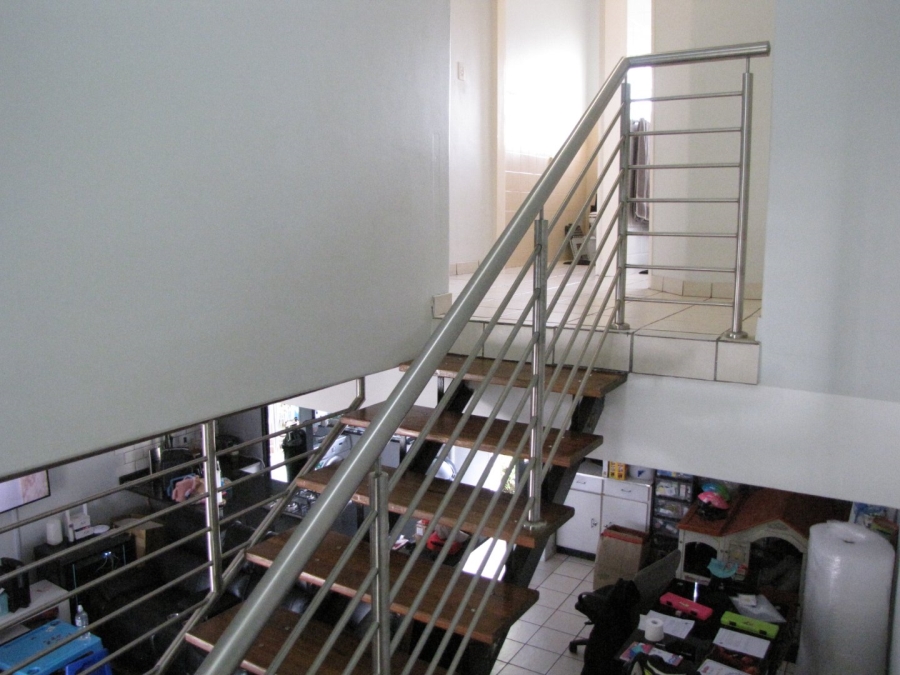 2 Bedroom Property for Sale in Farrarmere Gauteng