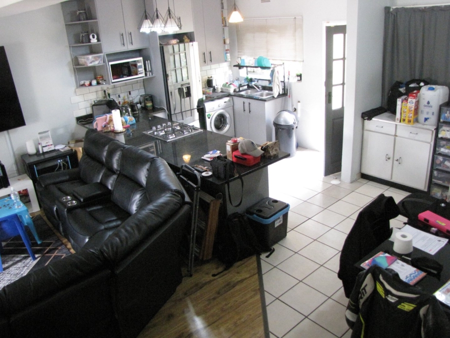 2 Bedroom Property for Sale in Farrarmere Gauteng