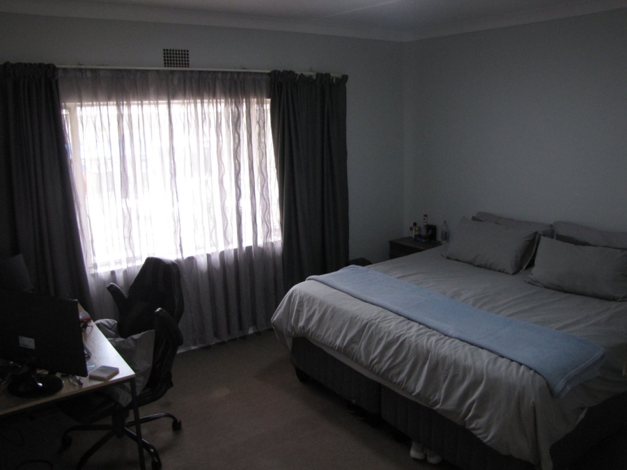 2 Bedroom Property for Sale in Farrarmere Gauteng