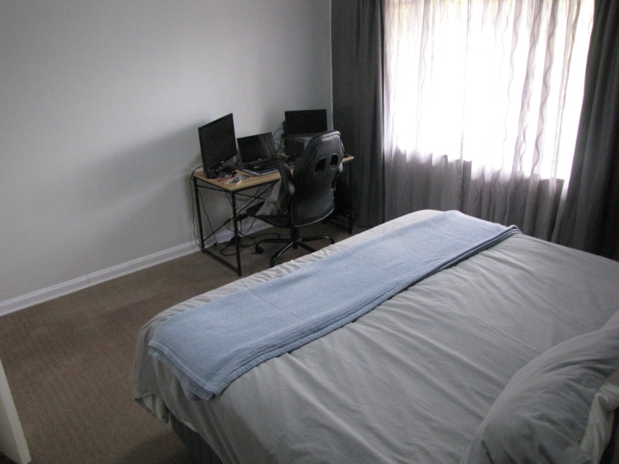 2 Bedroom Property for Sale in Farrarmere Gauteng