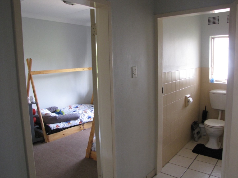 2 Bedroom Property for Sale in Farrarmere Gauteng