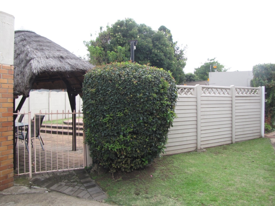 2 Bedroom Property for Sale in Farrarmere Gauteng