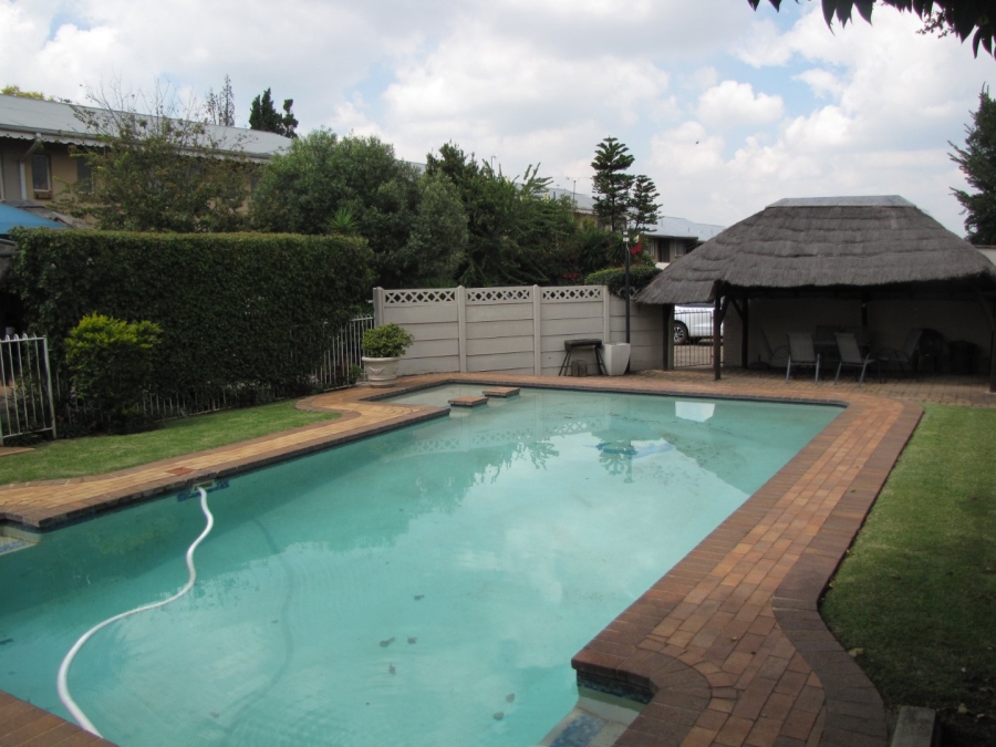2 Bedroom Property for Sale in Farrarmere Gauteng