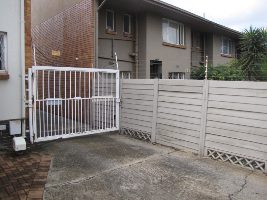 2 Bedroom Property for Sale in Farrarmere Gauteng