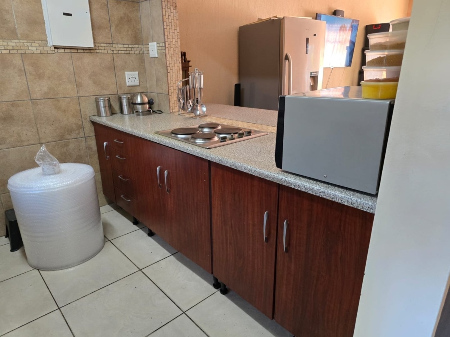 To Let 2 Bedroom Property for Rent in Dayanglen Gauteng