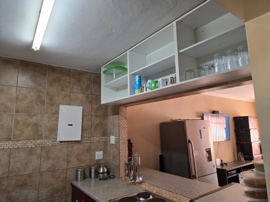 To Let 2 Bedroom Property for Rent in Dayanglen Gauteng