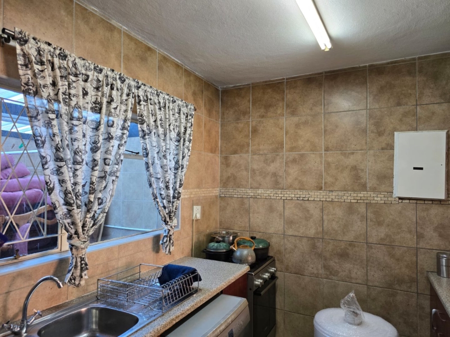 To Let 2 Bedroom Property for Rent in Dayanglen Gauteng