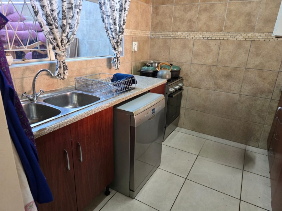 To Let 2 Bedroom Property for Rent in Dayanglen Gauteng