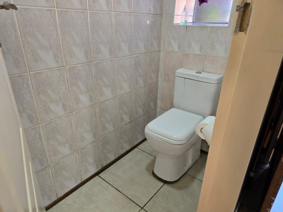 To Let 2 Bedroom Property for Rent in Dayanglen Gauteng