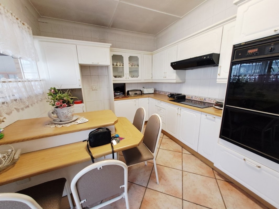 3 Bedroom Property for Sale in Rustivia Gauteng