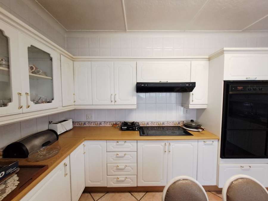 3 Bedroom Property for Sale in Rustivia Gauteng