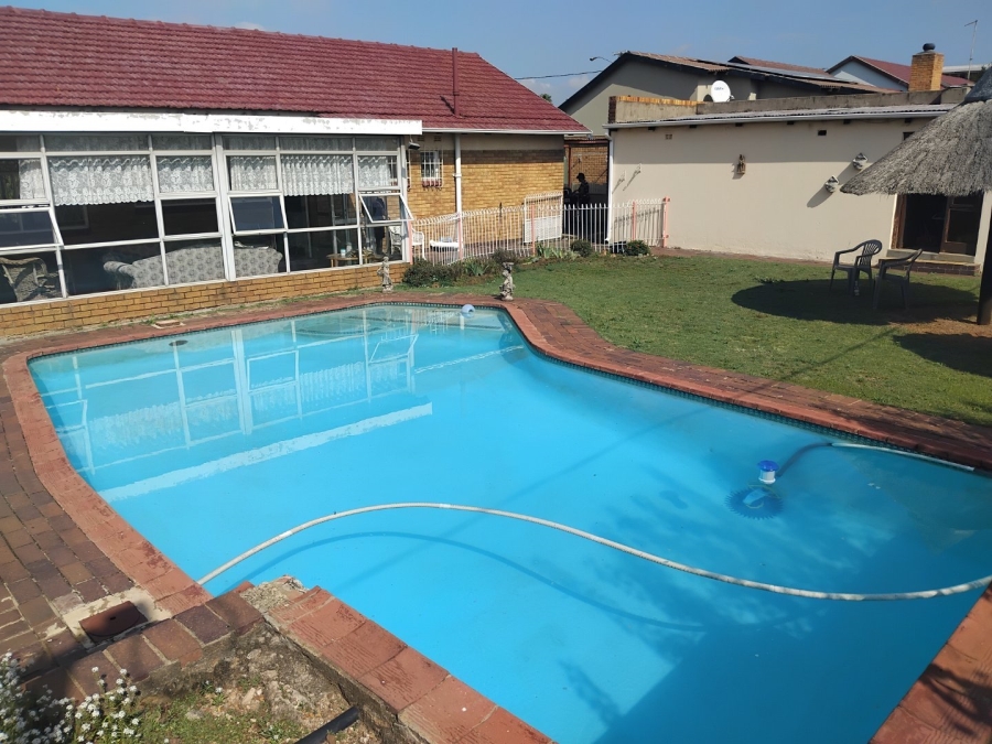 3 Bedroom Property for Sale in Rustivia Gauteng