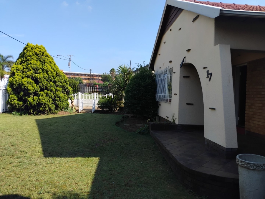 3 Bedroom Property for Sale in Rustivia Gauteng