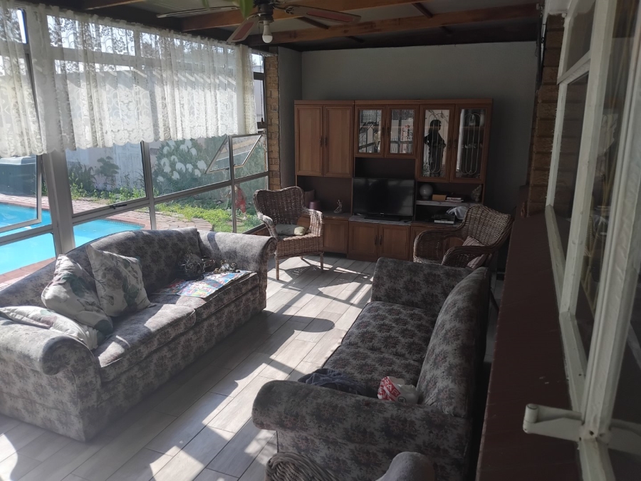 3 Bedroom Property for Sale in Rustivia Gauteng