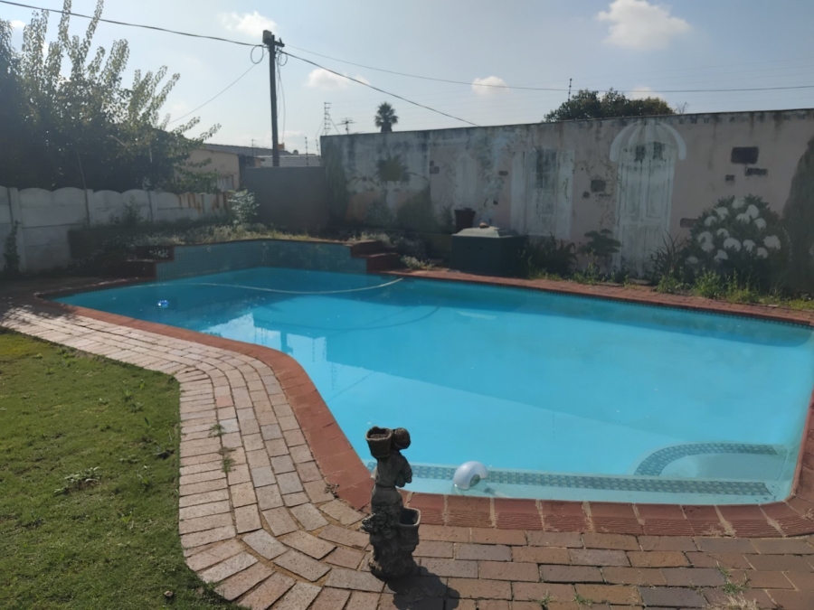 3 Bedroom Property for Sale in Rustivia Gauteng