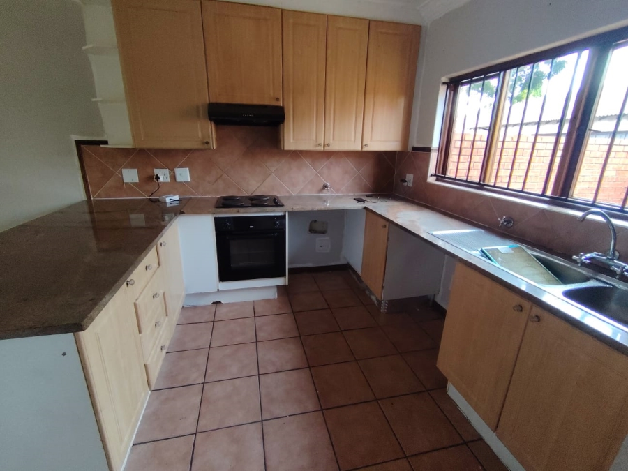To Let 3 Bedroom Property for Rent in Monavoni Gauteng