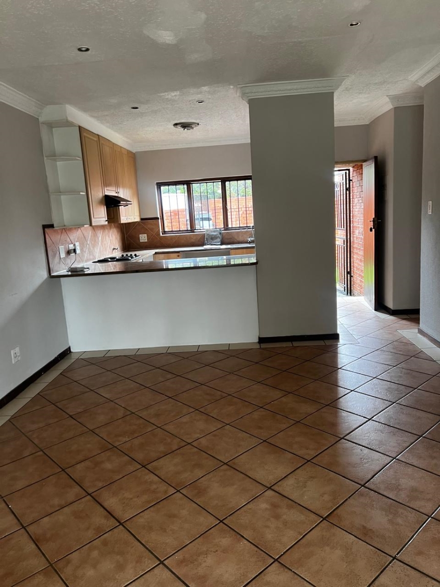 To Let 3 Bedroom Property for Rent in Monavoni Gauteng
