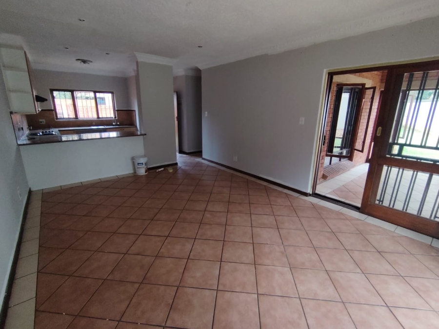 To Let 3 Bedroom Property for Rent in Monavoni Gauteng