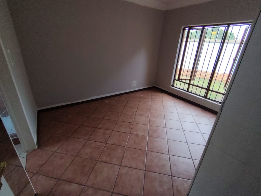 To Let 3 Bedroom Property for Rent in Monavoni Gauteng