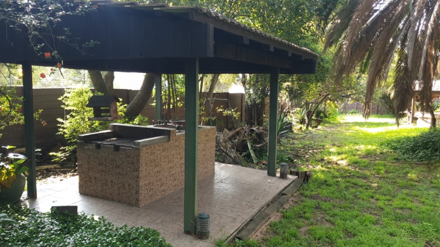 5 Bedroom Property for Sale in Buccleuch Gauteng