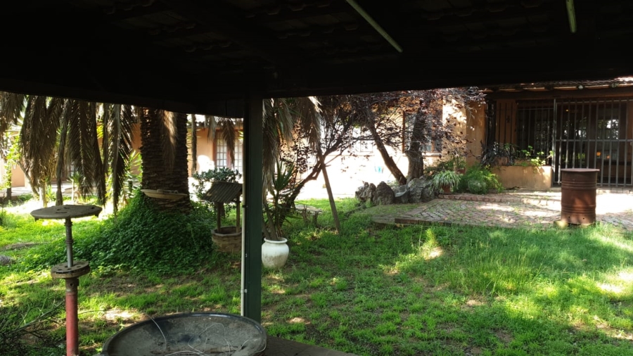 5 Bedroom Property for Sale in Buccleuch Gauteng