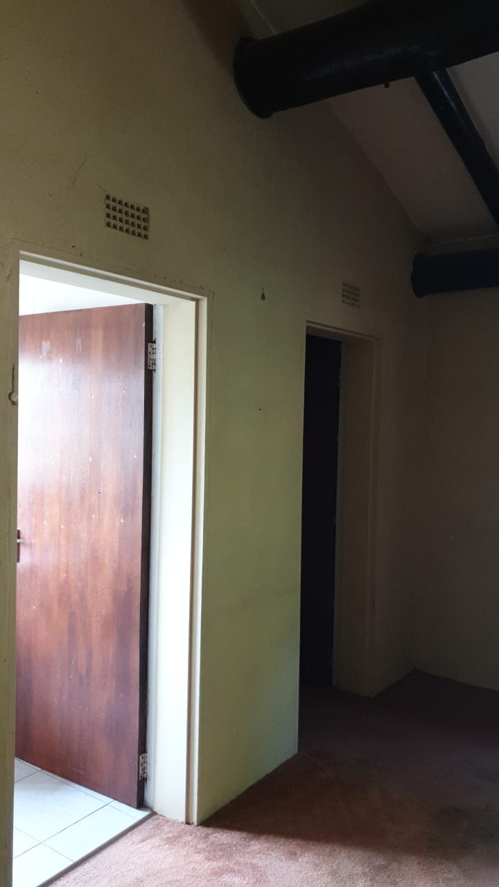 5 Bedroom Property for Sale in Buccleuch Gauteng