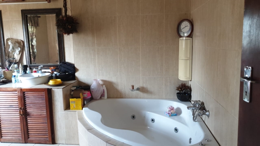 5 Bedroom Property for Sale in Buccleuch Gauteng