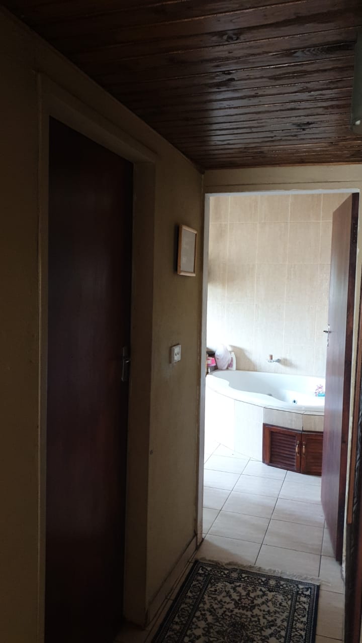 5 Bedroom Property for Sale in Buccleuch Gauteng