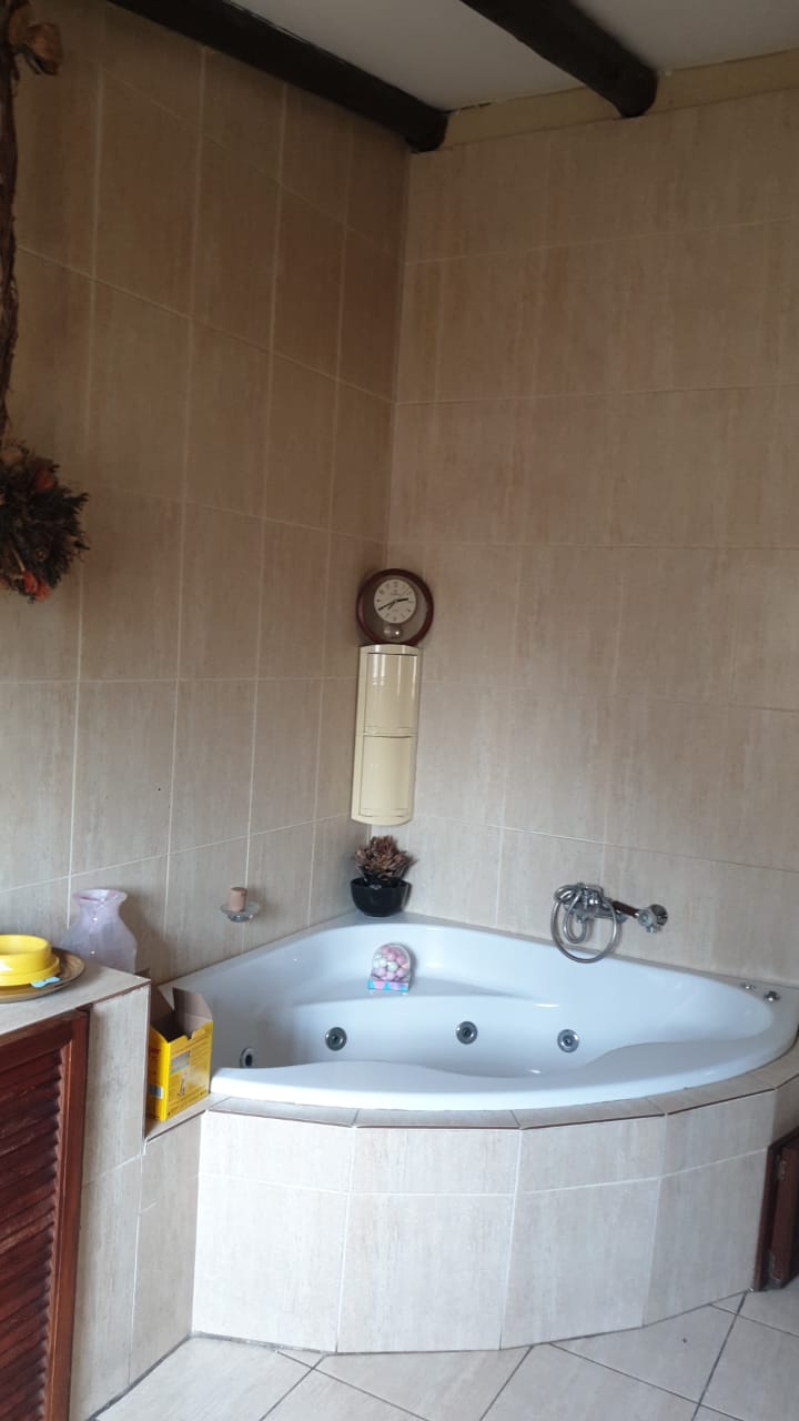 5 Bedroom Property for Sale in Buccleuch Gauteng