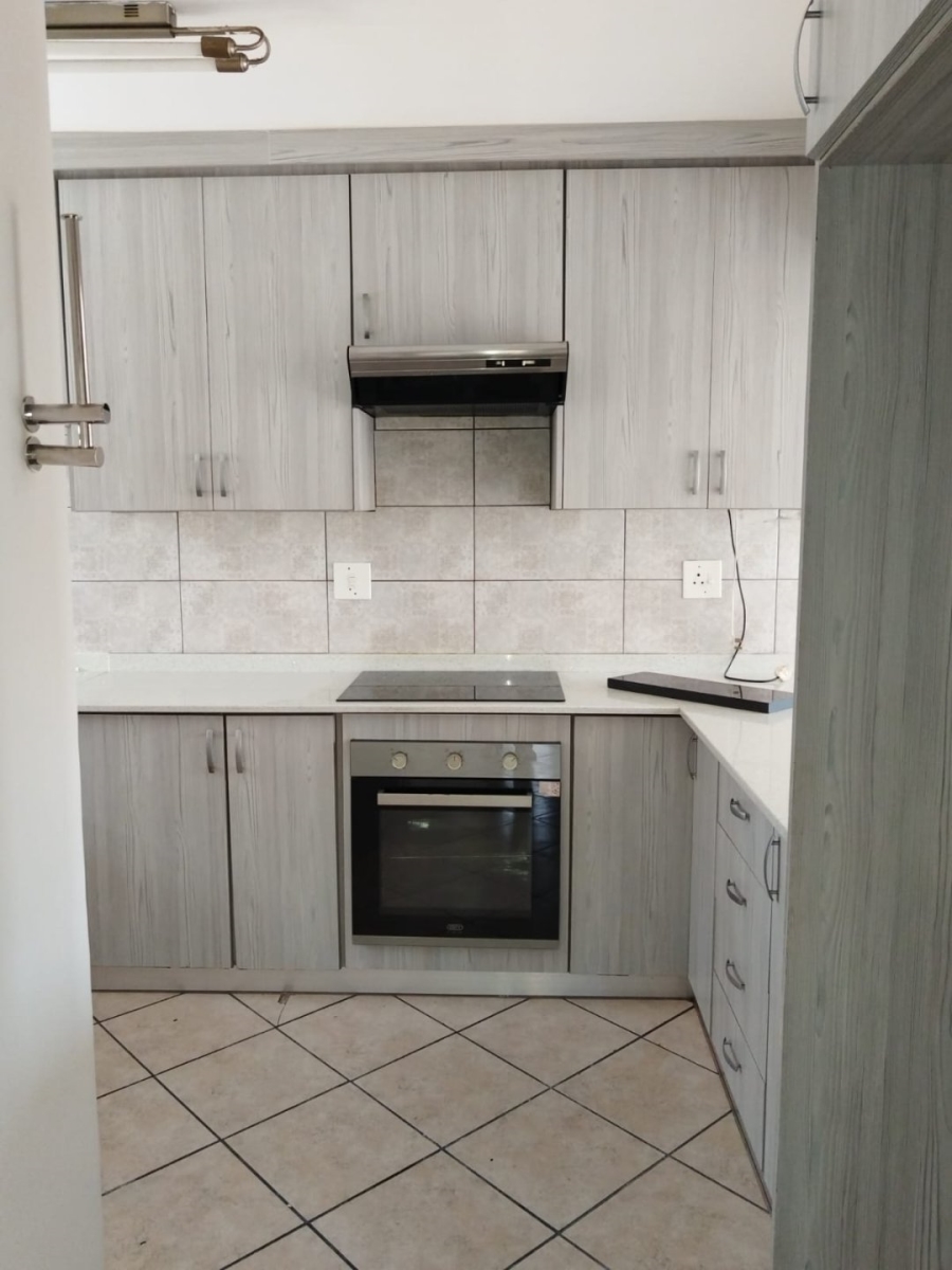 2 Bedroom Property for Sale in Eldoraigne Gauteng