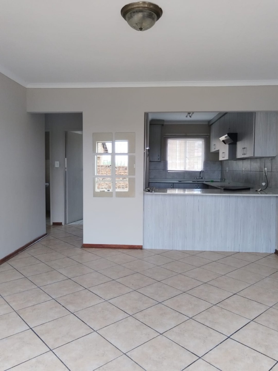2 Bedroom Property for Sale in Eldoraigne Gauteng