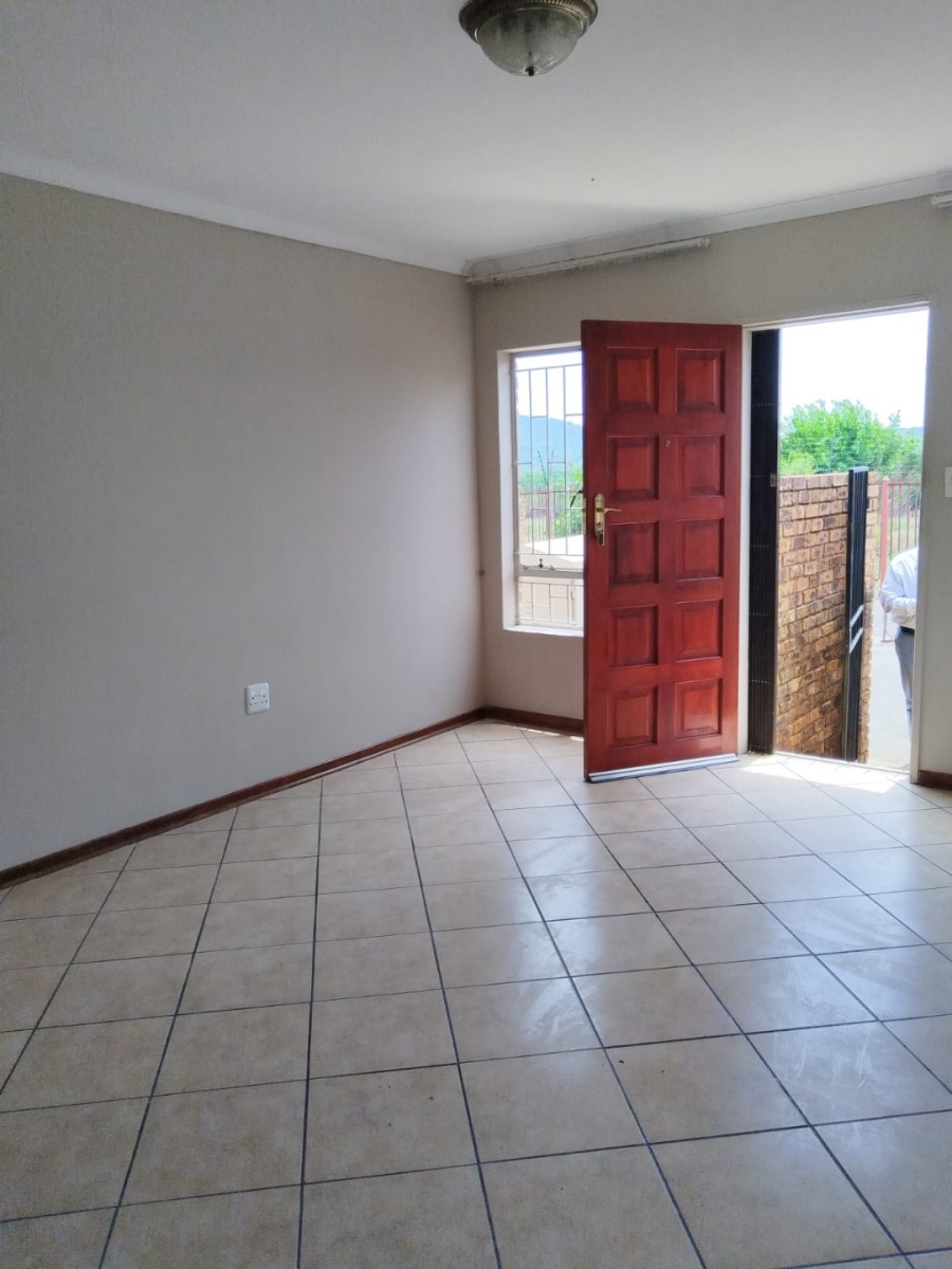 2 Bedroom Property for Sale in Eldoraigne Gauteng
