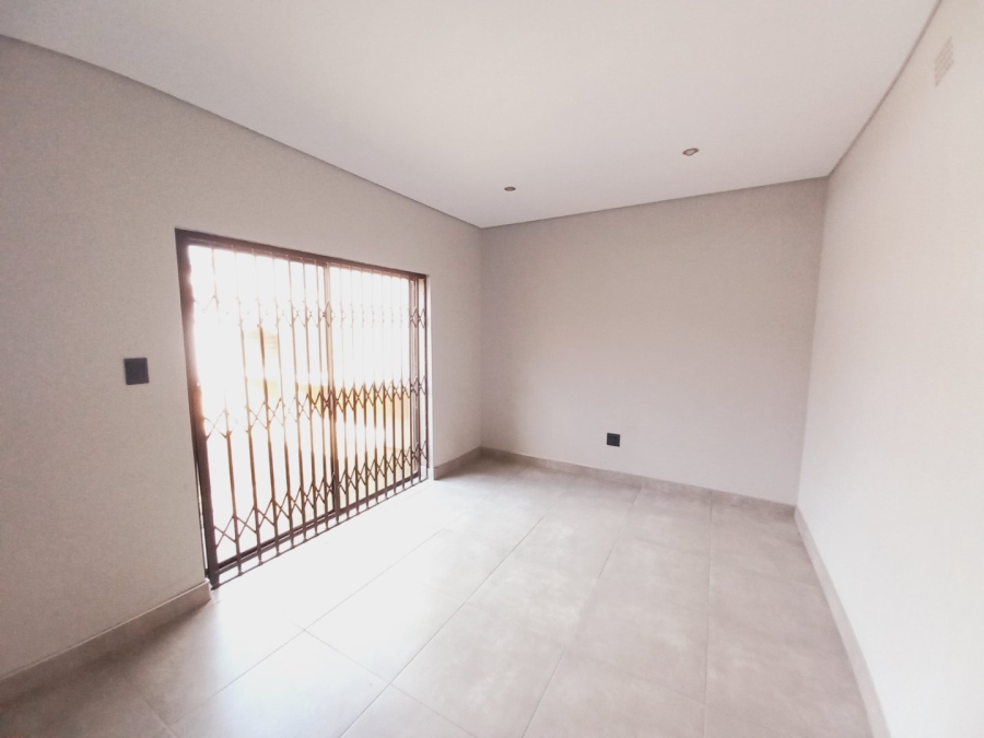  Bedroom Property for Sale in Sunnyridge Gauteng