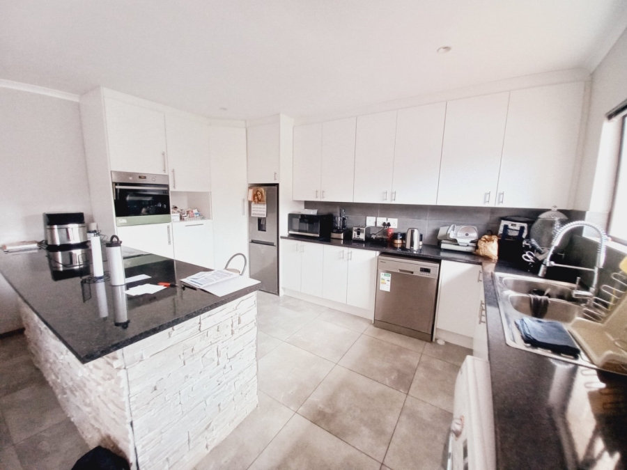  Bedroom Property for Sale in Sunnyridge Gauteng