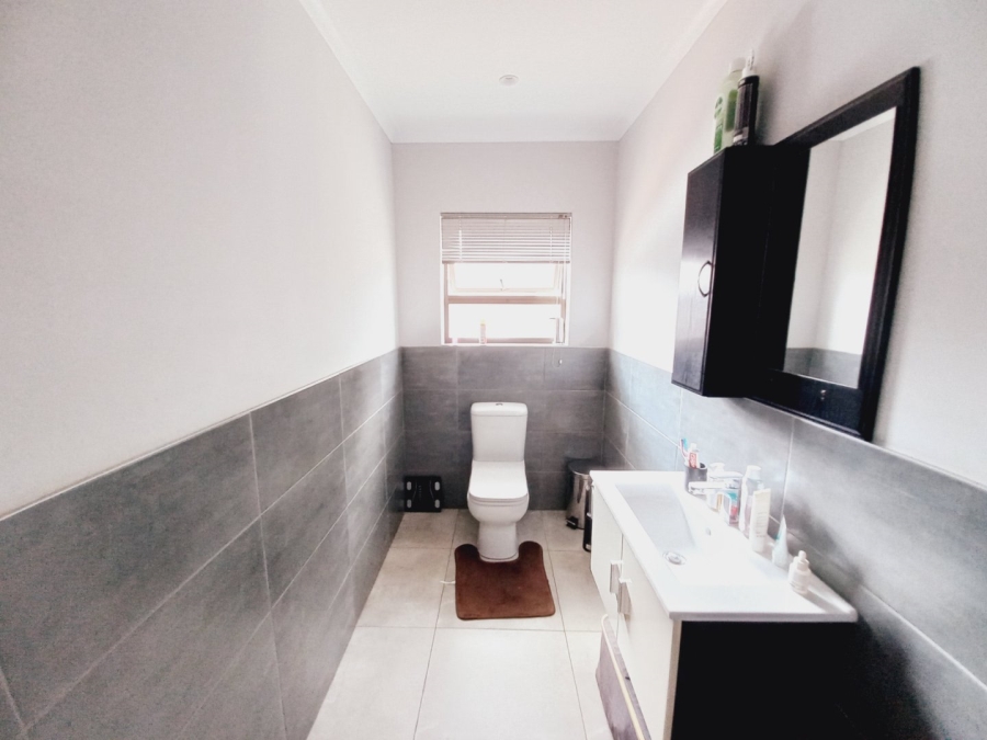  Bedroom Property for Sale in Sunnyridge Gauteng