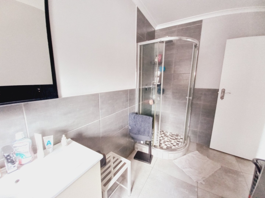  Bedroom Property for Sale in Sunnyridge Gauteng