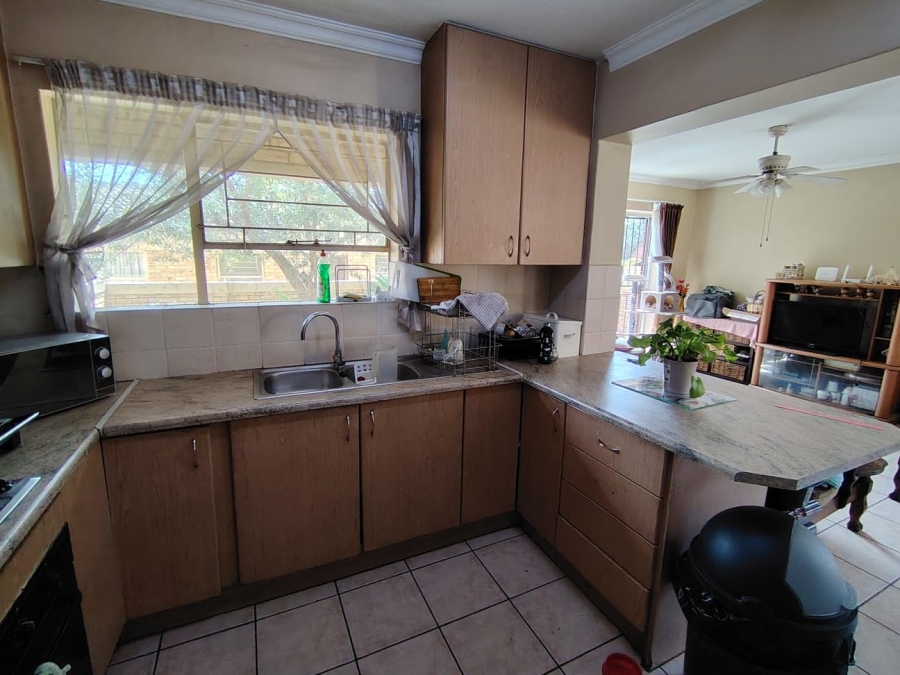 3 Bedroom Property for Sale in Heuwelsig Estate Gauteng
