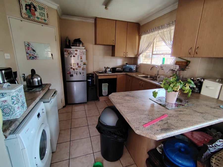 3 Bedroom Property for Sale in Heuwelsig Estate Gauteng