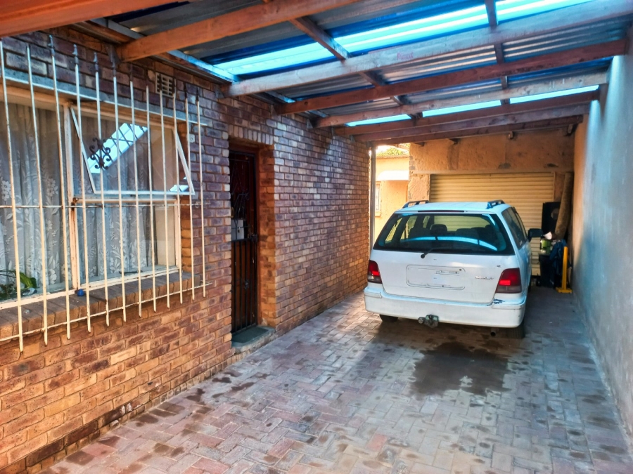 3 Bedroom Property for Sale in Geluksdal Gauteng