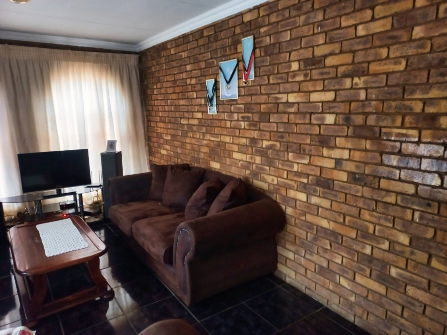 3 Bedroom Property for Sale in Geluksdal Gauteng