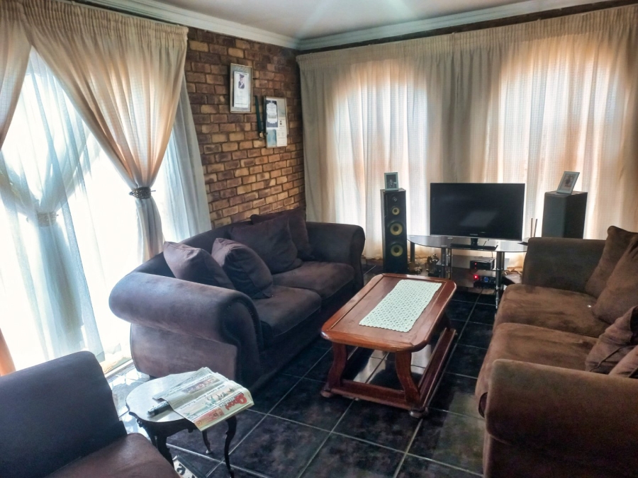 3 Bedroom Property for Sale in Geluksdal Gauteng