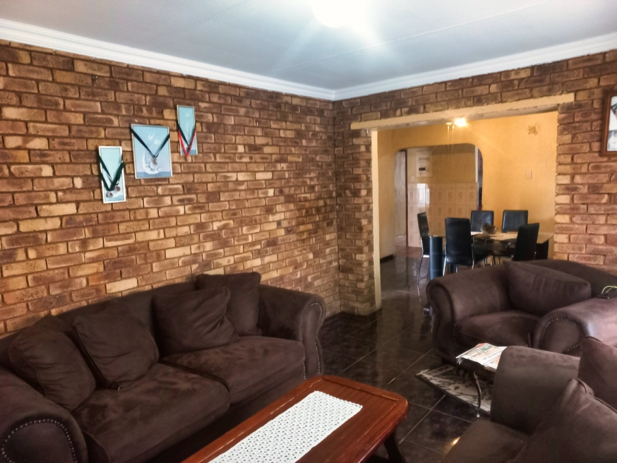 3 Bedroom Property for Sale in Geluksdal Gauteng