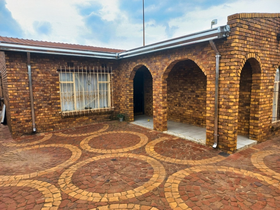 3 Bedroom Property for Sale in Geluksdal Gauteng