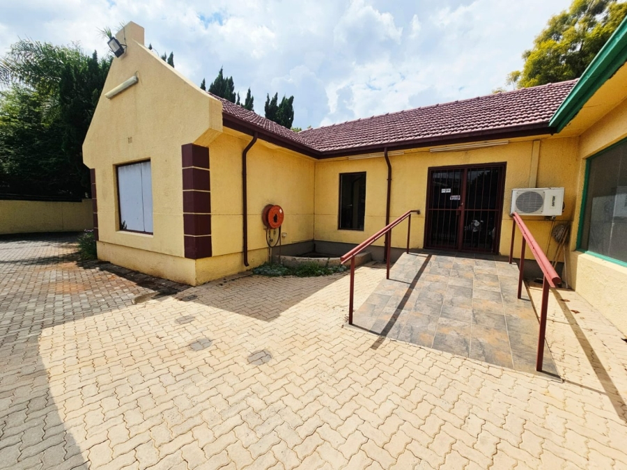 To Let commercial Property for Rent in Clubview Gauteng