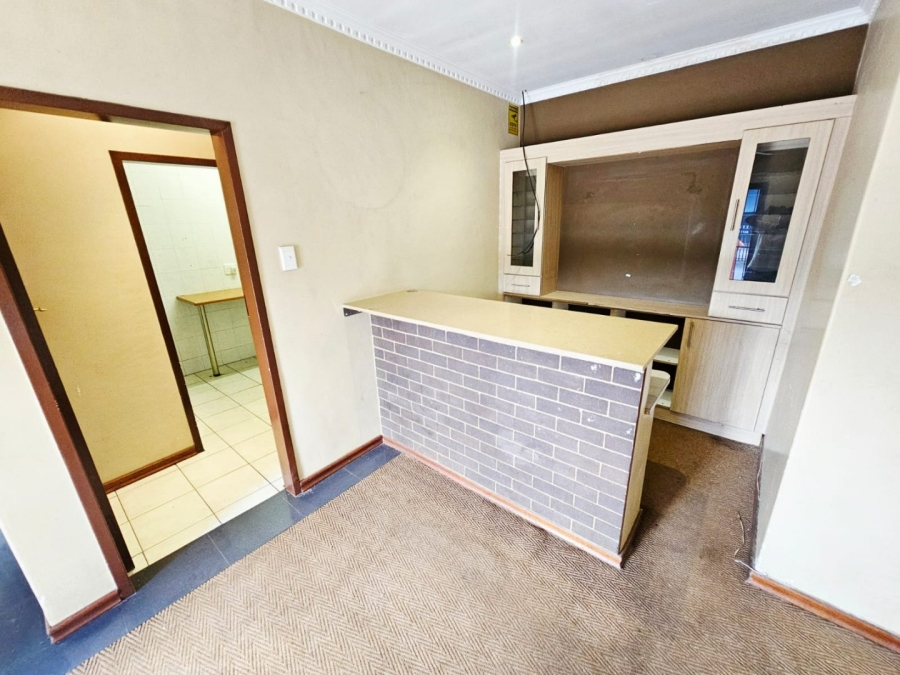 To Let commercial Property for Rent in Clubview Gauteng