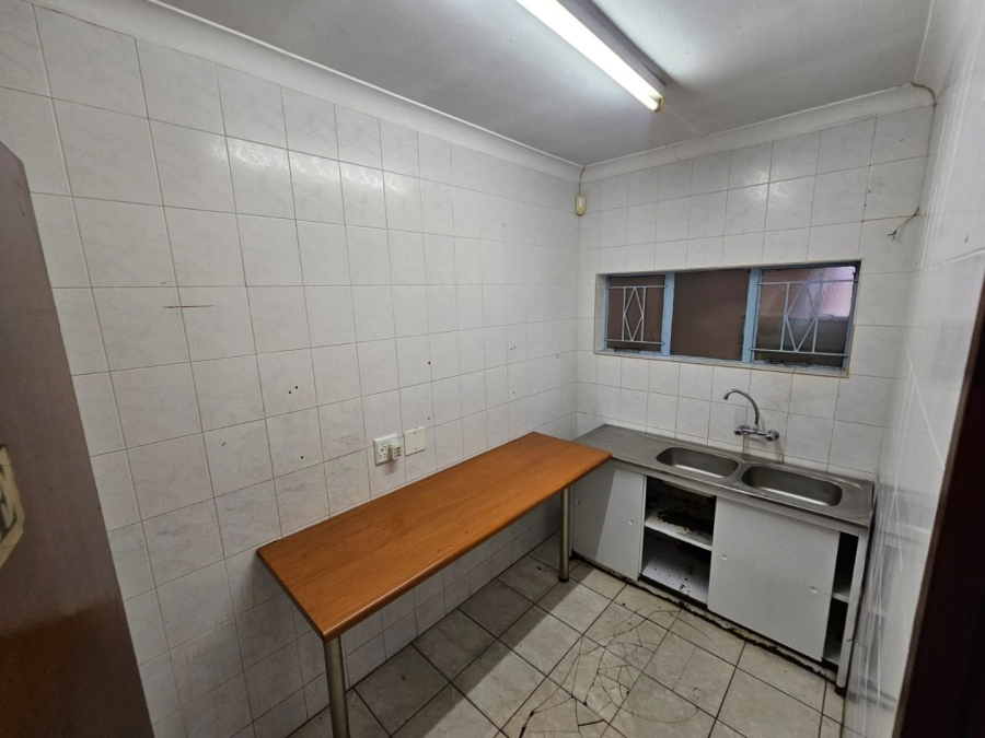 To Let commercial Property for Rent in Clubview Gauteng