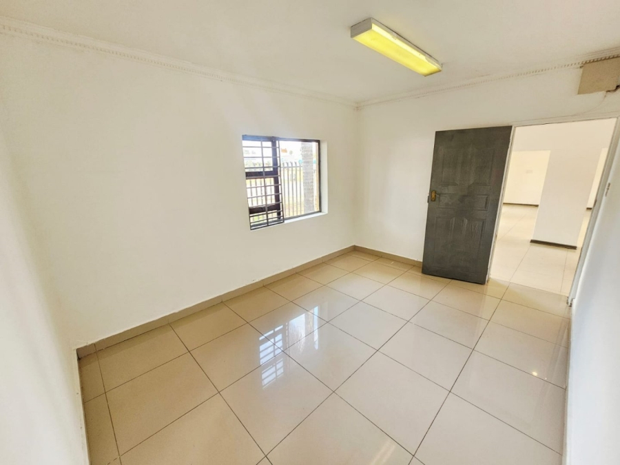 To Let commercial Property for Rent in Clubview Gauteng
