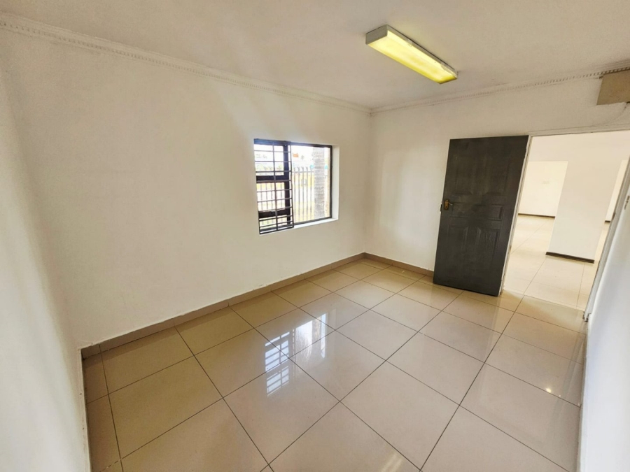 To Let commercial Property for Rent in Clubview Gauteng