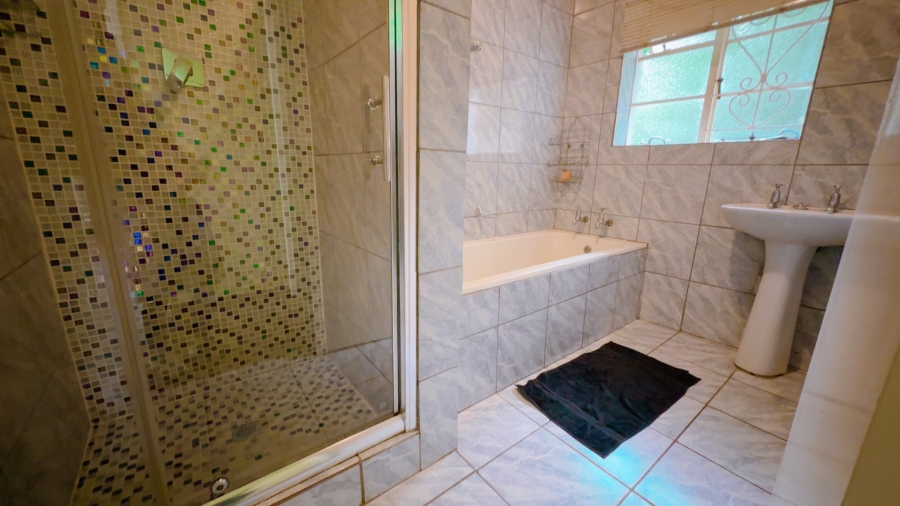 3 Bedroom Property for Sale in Three Rivers Gauteng