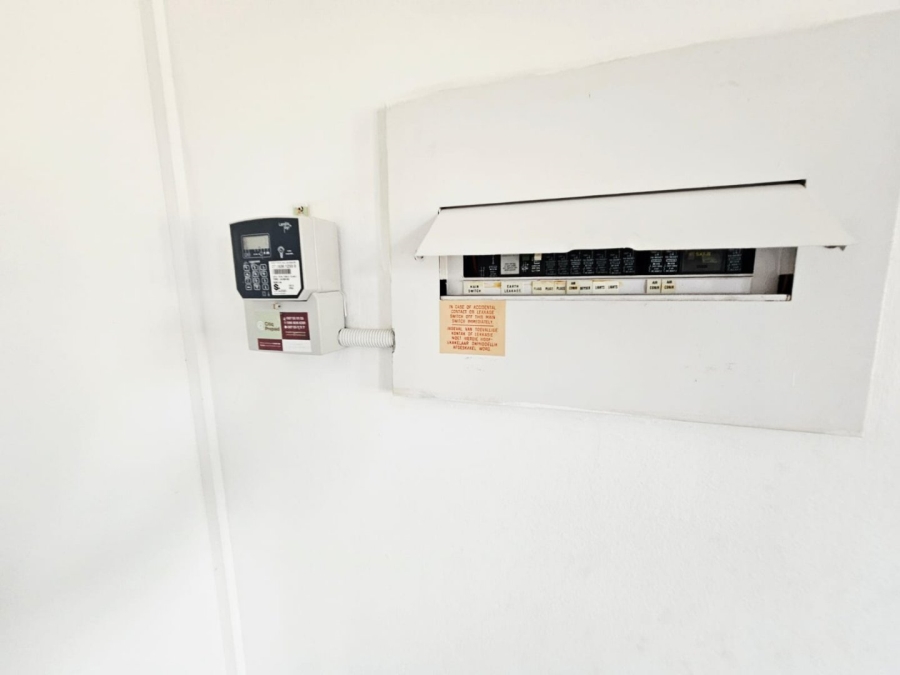 To Let commercial Property for Rent in Clubview Gauteng